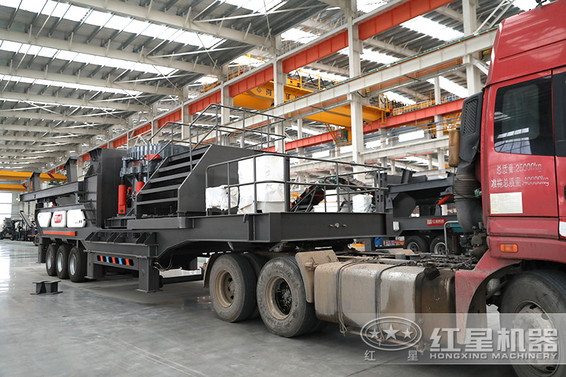 移動破碎機車頭牽引轉(zhuǎn)場、移動