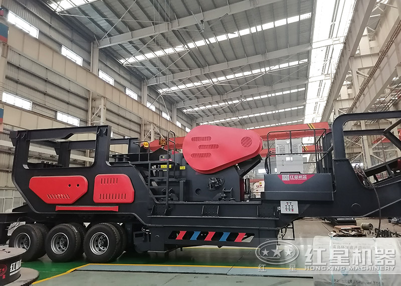 輪胎移動(dòng)破碎機(jī)，車頭牽引自由行走