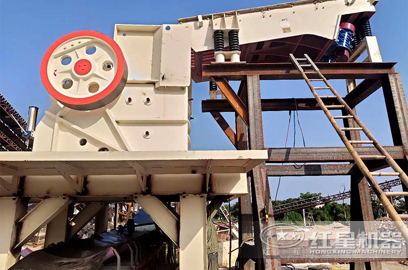 河南生產(chǎn)顎式破碎機(jī)的廠家怎么樣？顎式破碎機(jī)的類型有哪些？
