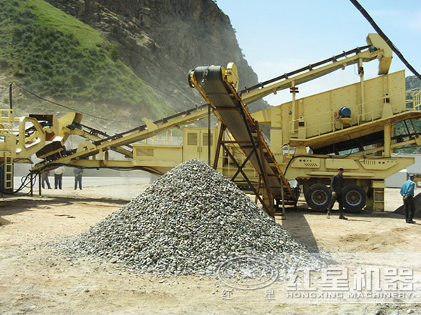 移動(dòng)碎石機(jī)現(xiàn)場圖
